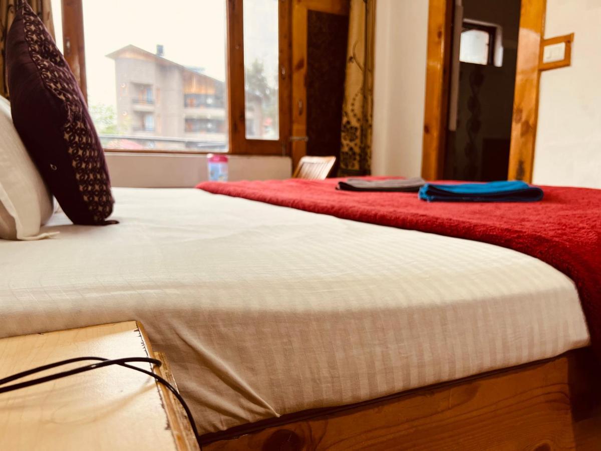 Hotel Solitaire - With Best View Of Mountains - Manali (Himachal Pradesh) — Photos 3