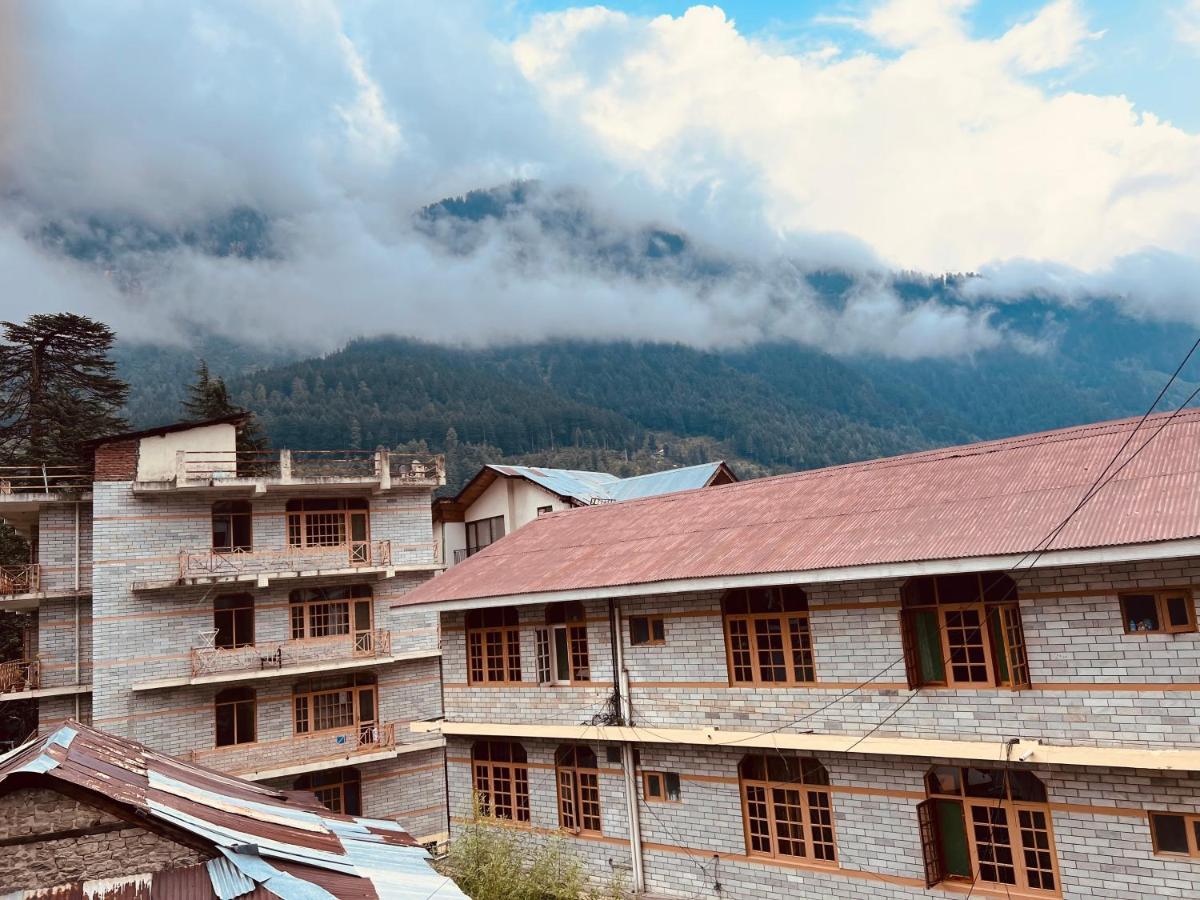 Hotel Solitaire - With Best View Of Mountains - Manali (Himachal Pradesh) — Photos 2